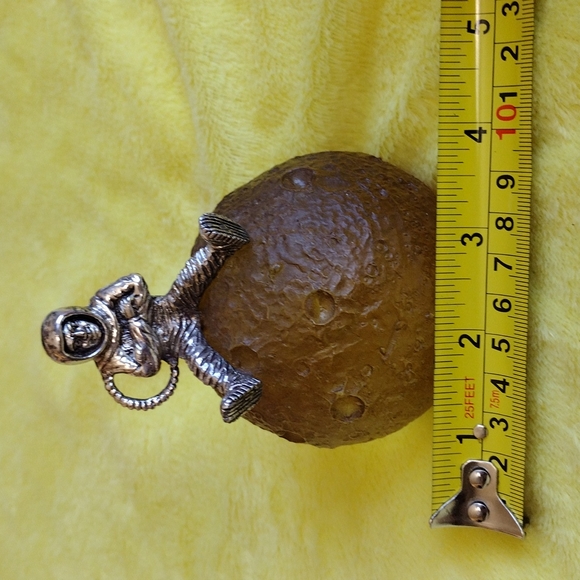 First Men On the Moon - Figurine - Picture 7 of 8